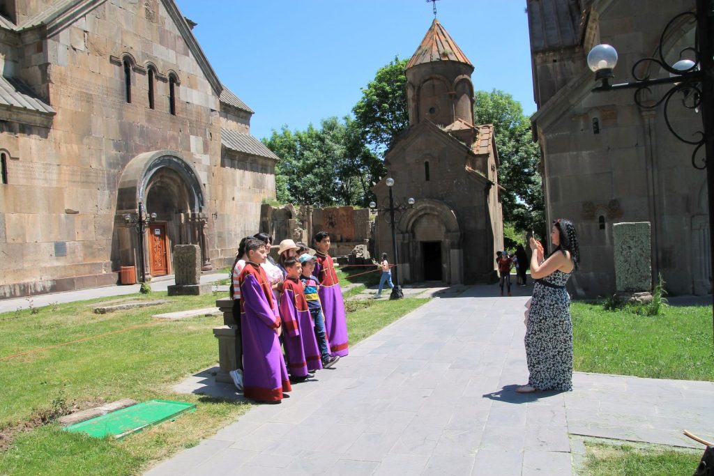 Tsakhadzor Monastery: Kecharis