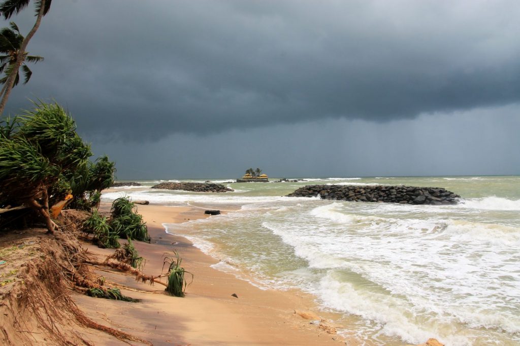 Monsoon time at  Sinigama Muhudu Viharaya 